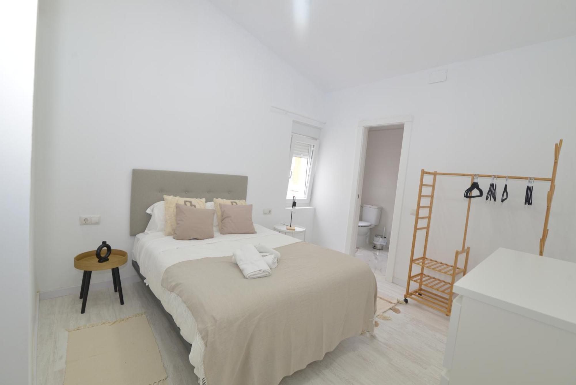El Apartamento De San Cisneros By Just-Room Santander Bagian luar foto