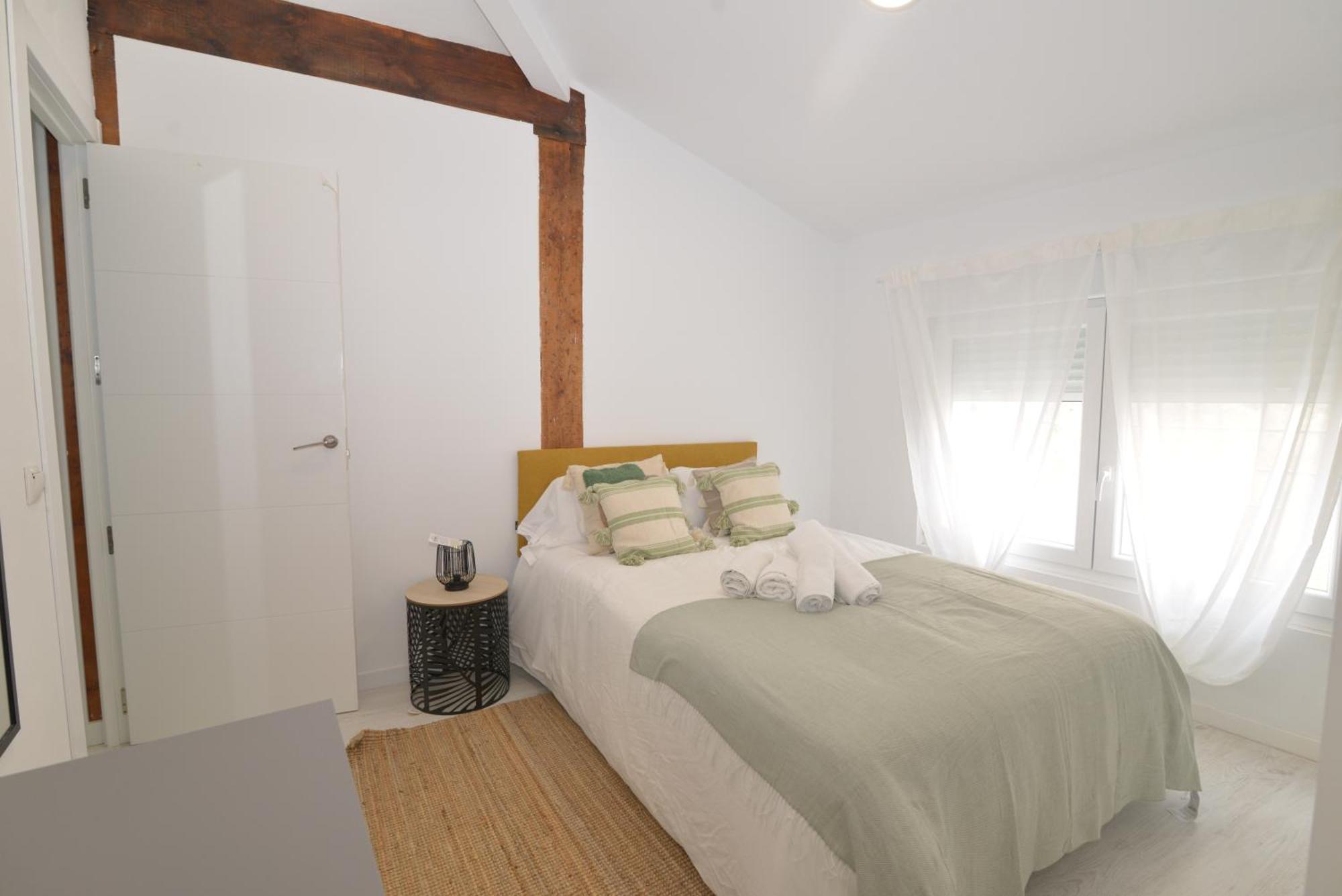 El Apartamento De San Cisneros By Just-Room Santander Bagian luar foto