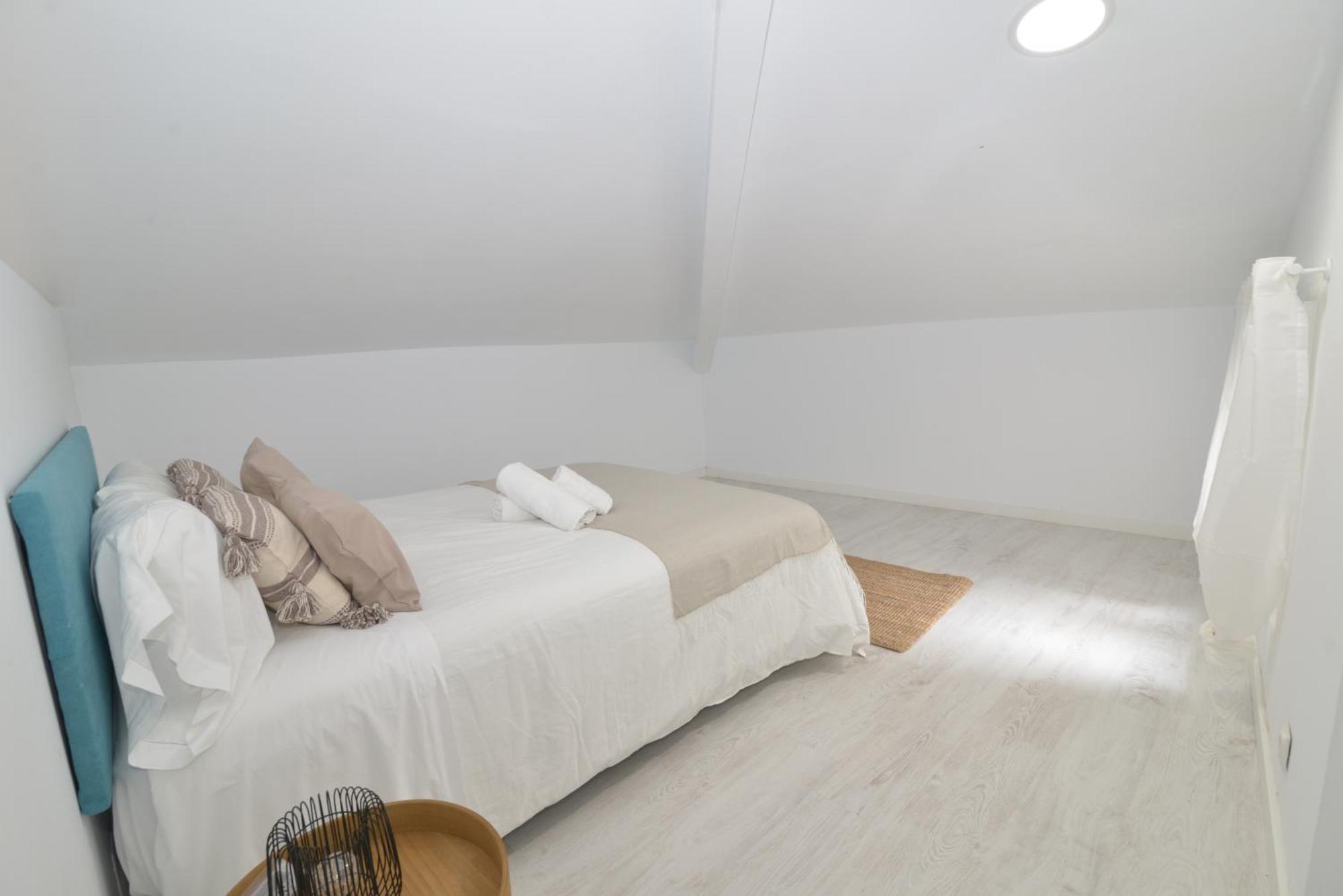 El Apartamento De San Cisneros By Just-Room Santander Bagian luar foto