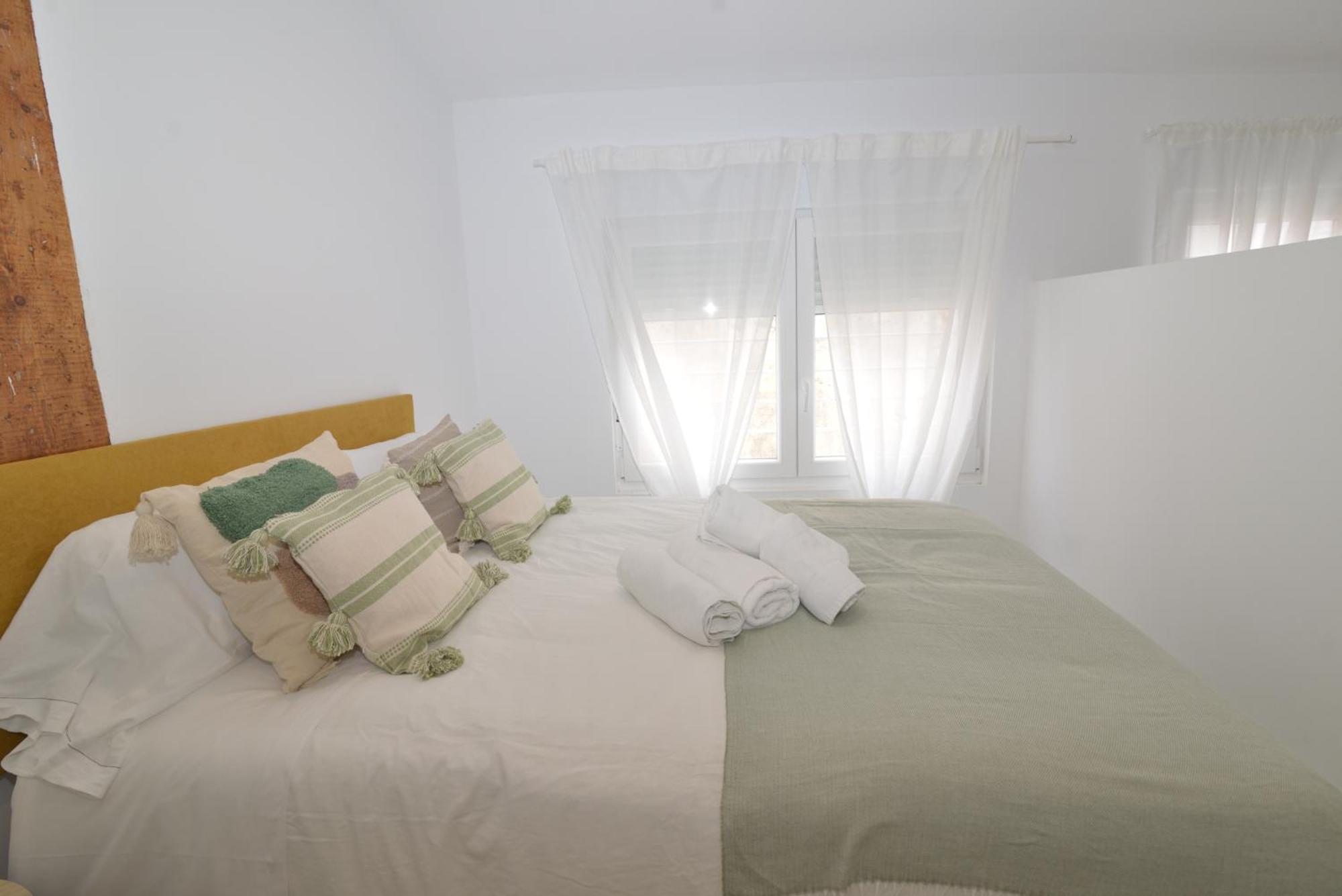 El Apartamento De San Cisneros By Just-Room Santander Bagian luar foto