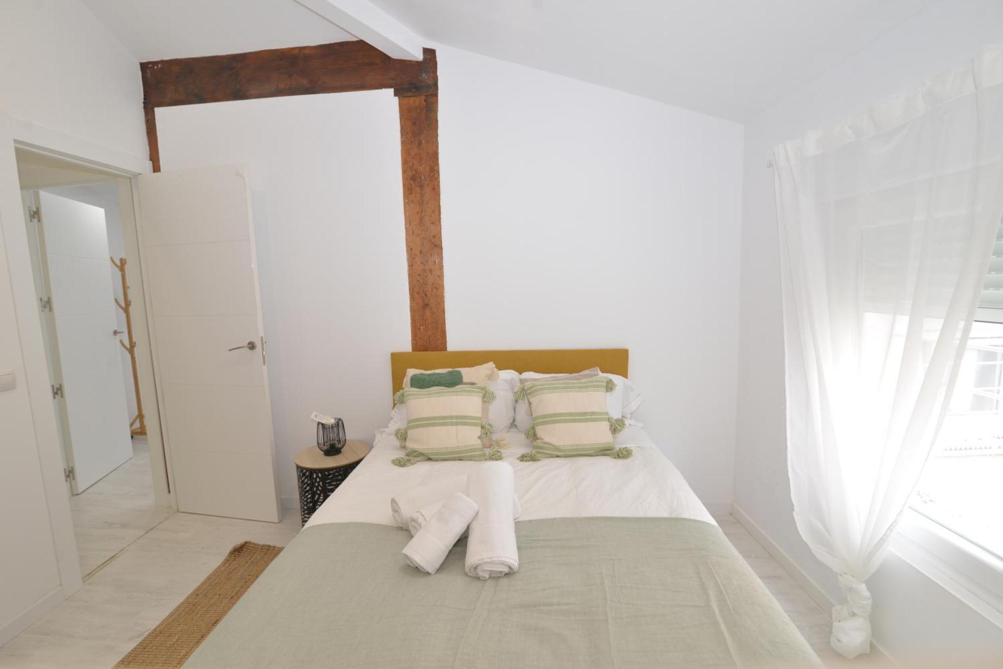 El Apartamento De San Cisneros By Just-Room Santander Bagian luar foto