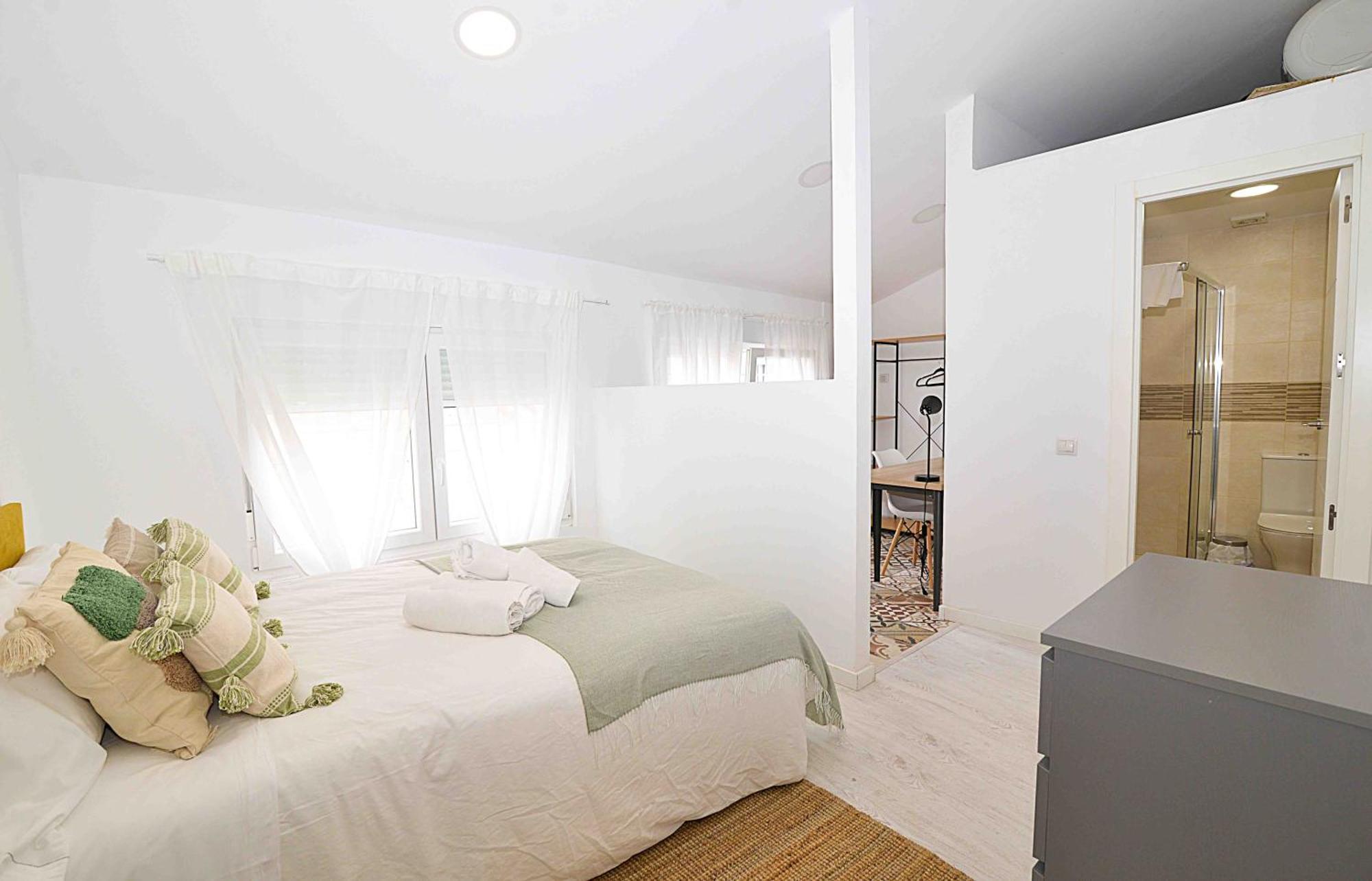 El Apartamento De San Cisneros By Just-Room Santander Bagian luar foto
