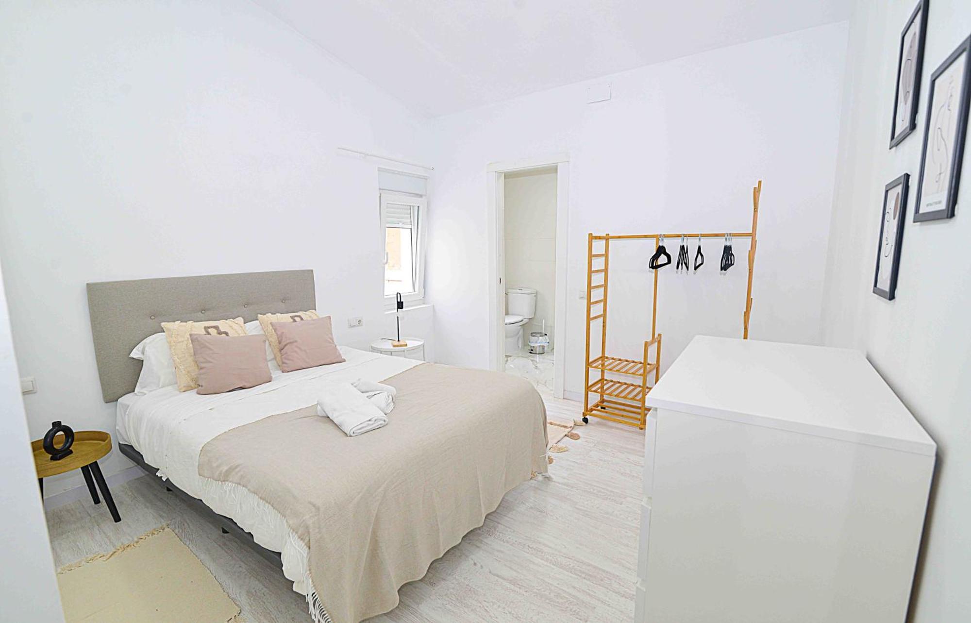 El Apartamento De San Cisneros By Just-Room Santander Bagian luar foto