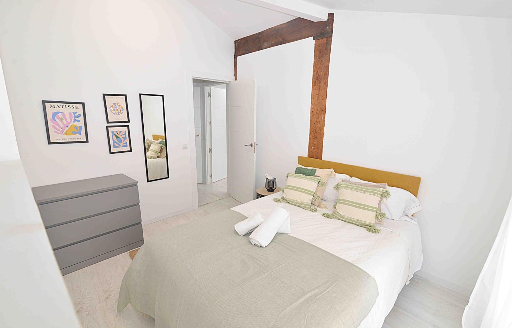 El Apartamento De San Cisneros By Just-Room Santander Bagian luar foto