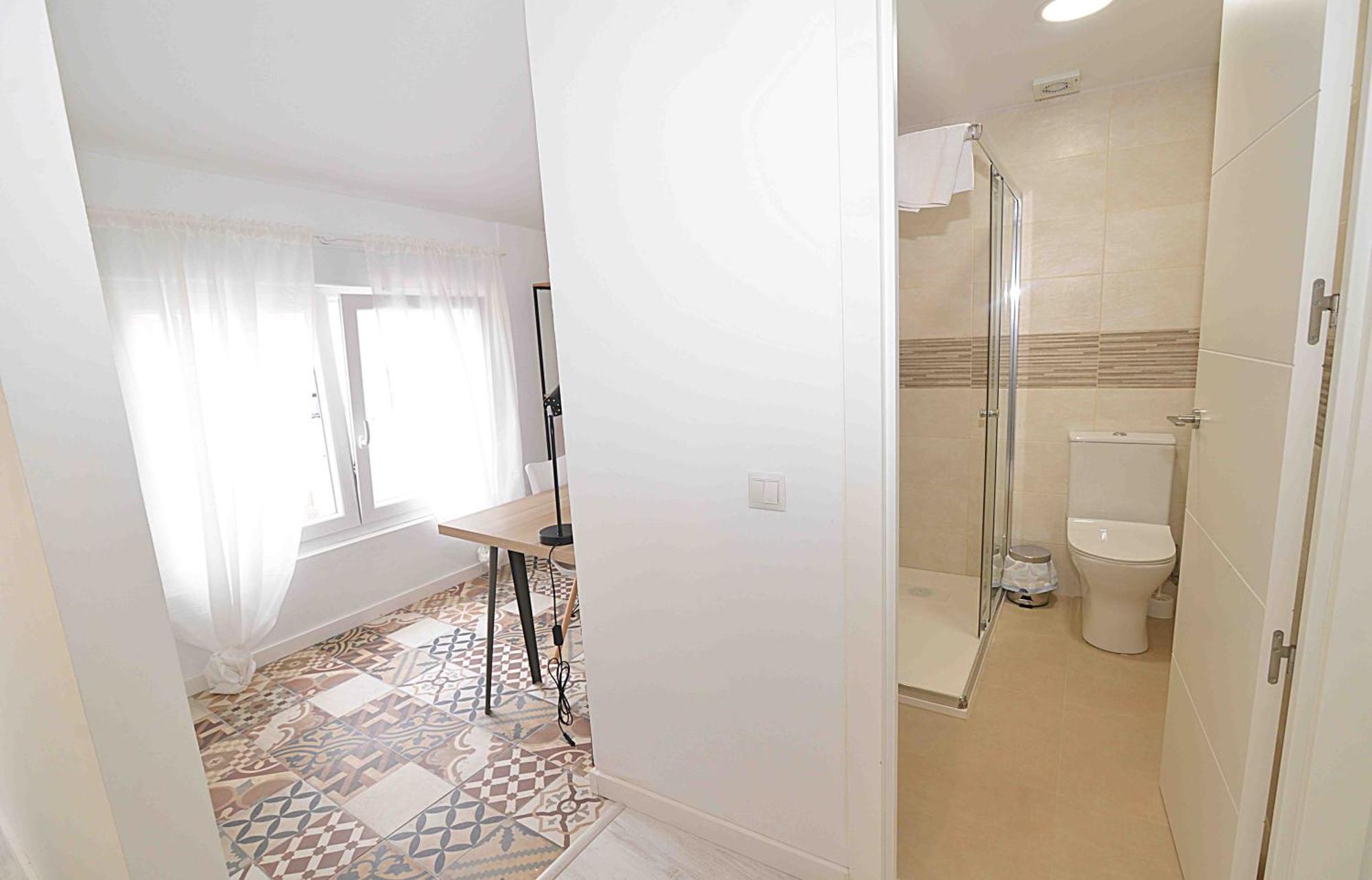 El Apartamento De San Cisneros By Just-Room Santander Bagian luar foto