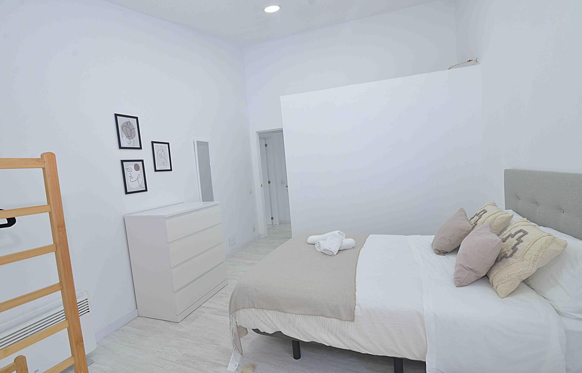 El Apartamento De San Cisneros By Just-Room Santander Bagian luar foto