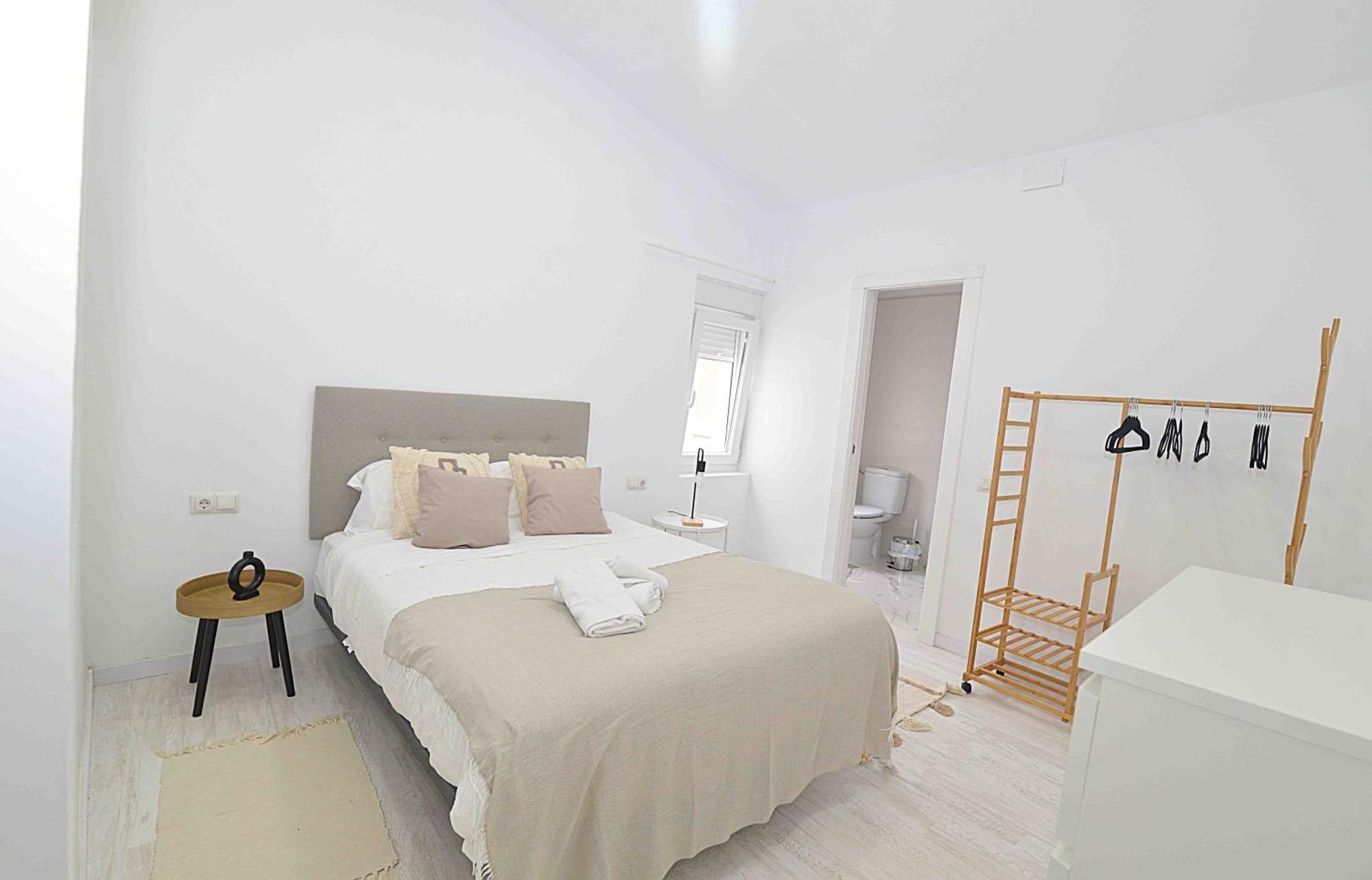 El Apartamento De San Cisneros By Just-Room Santander Bagian luar foto