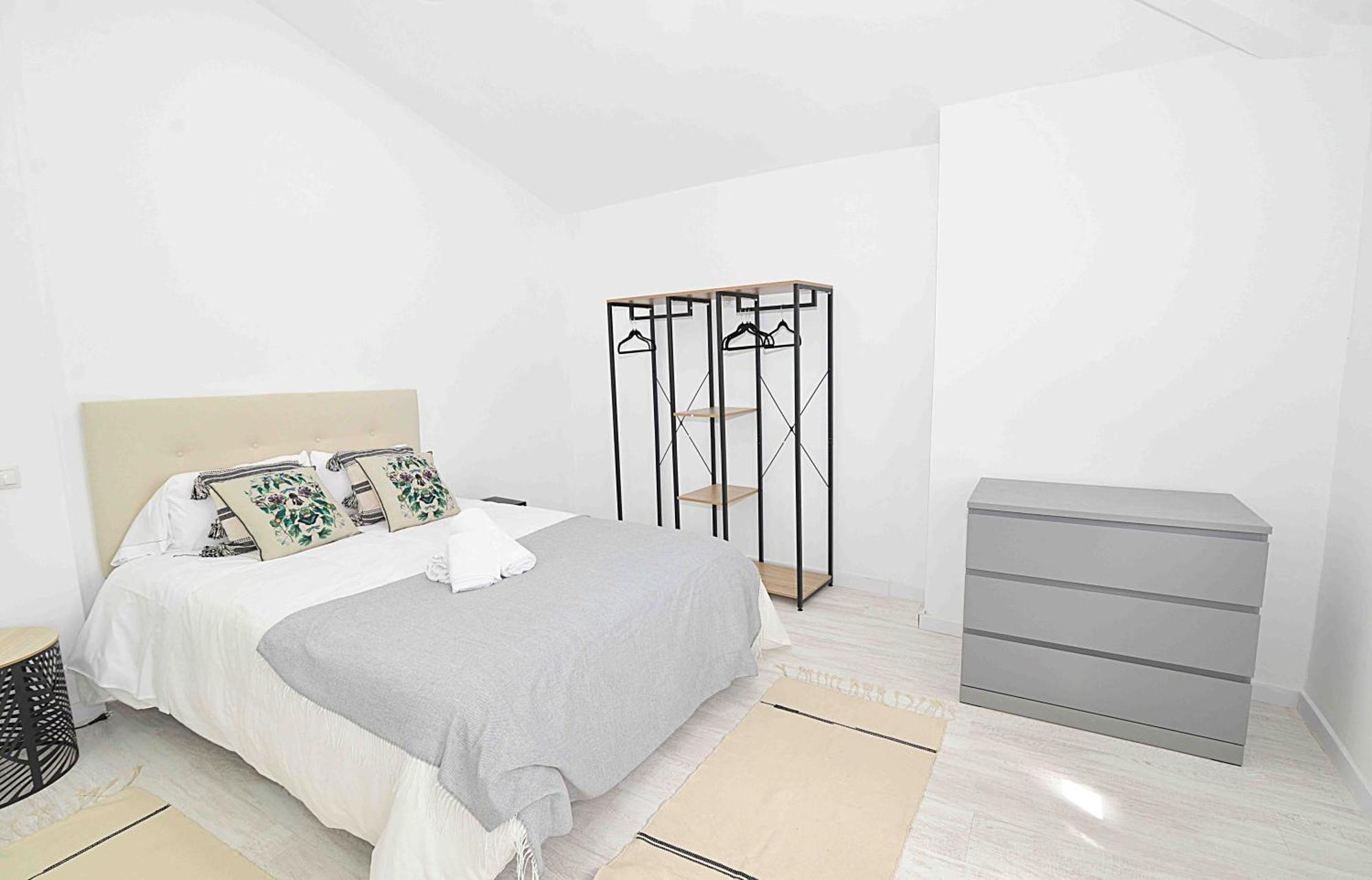 El Apartamento De San Cisneros By Just-Room Santander Bagian luar foto